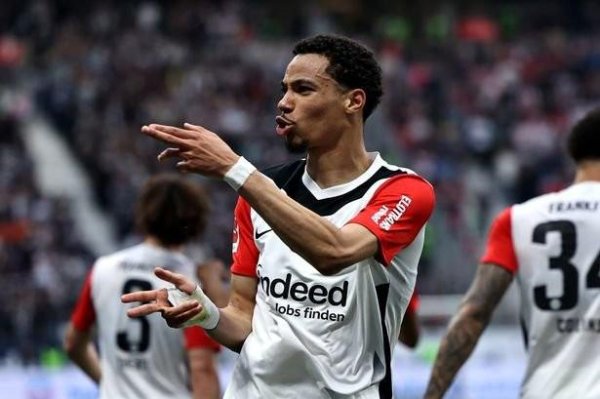 创高网 记者：纽卡和曼联仍是争夺埃基蒂克最为积极的两家俱乐部