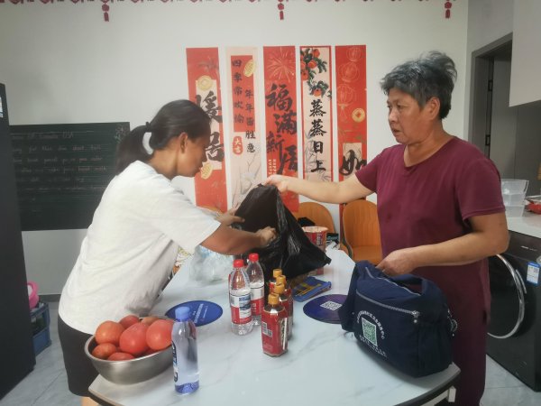 共享财富 50名电工挨家检修、应急物资送上门……怀柔首批受灾村民重返家园